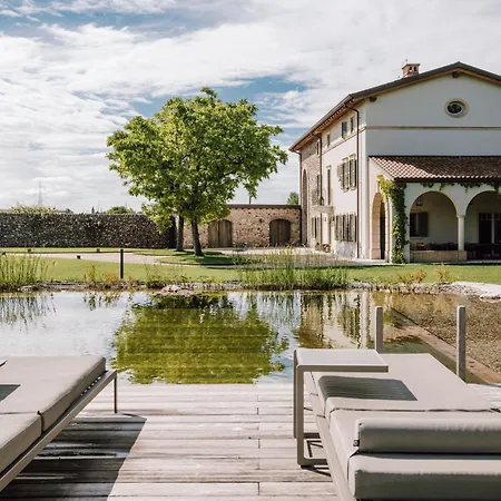 Corte Lanfranconi Private Retreat & Biolake (adults Only) 게스트하우스 4*