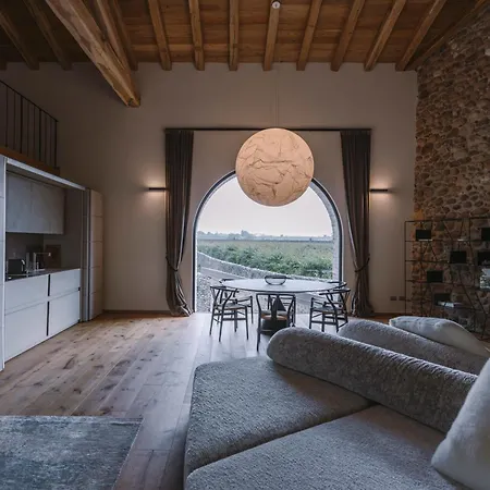 Guest house Corte Lanfranconi Relais Pescantina