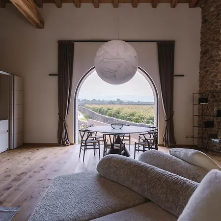 Guest house Corte Lanfranconi Relais Pescantina