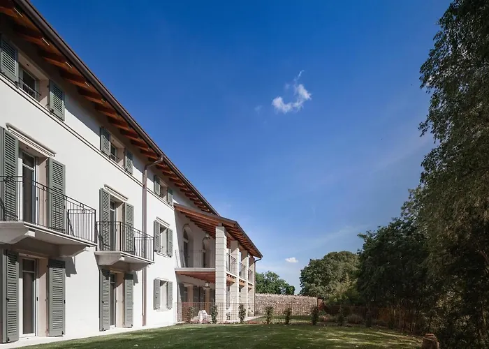 Гостевой дом Corte Lanfranconi Relais Adults Only Пескантина